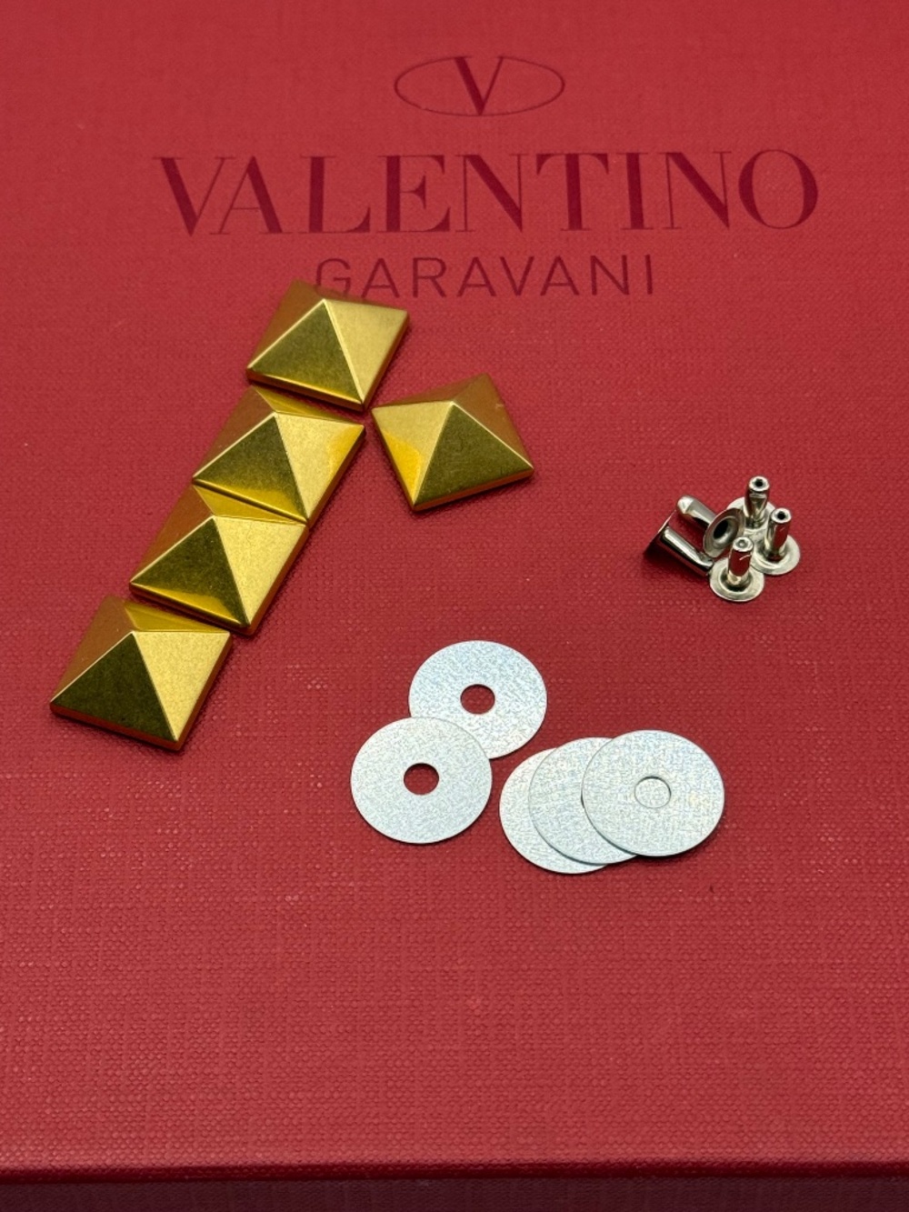 Valentino Garavani Romanstud Replacement Stud – Antique Brass